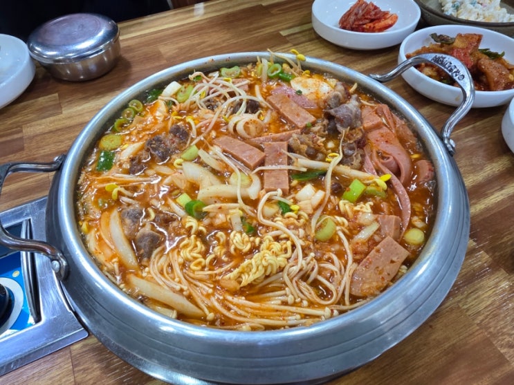  푸짐하게 잘 나오는 부대찌개 진주 칠암동 맛집 하나로부대찌개
