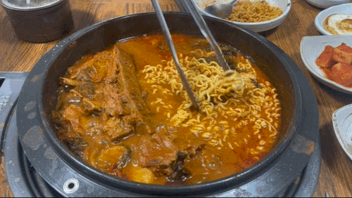  상무지구 맛집 ' 청년감자탕순대국 상무점' 추천