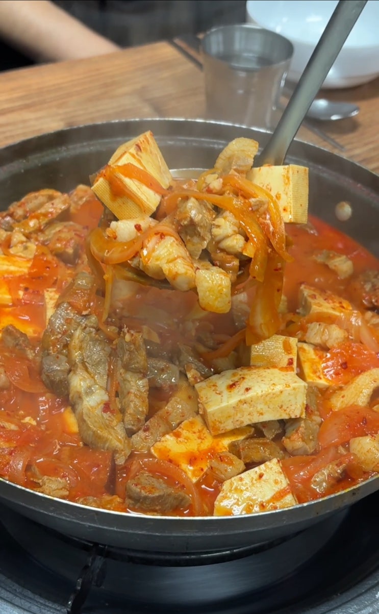  [김포/사우] 10년 단골집 착한가격 학생들맛집 볶음식 찌개식 두루치기 비교_통돼지두루치기