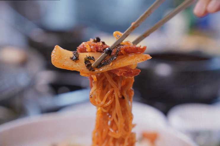  모던한 인테리어에서 즐기는 목동역 맛집, 김치옥