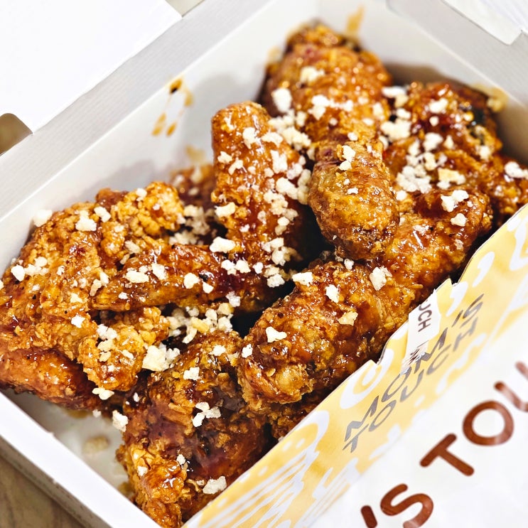  맘스터치 치킨 메뉴 가격 꿀간장누룽지치킨 반마리 맥주 안주 칼로리
