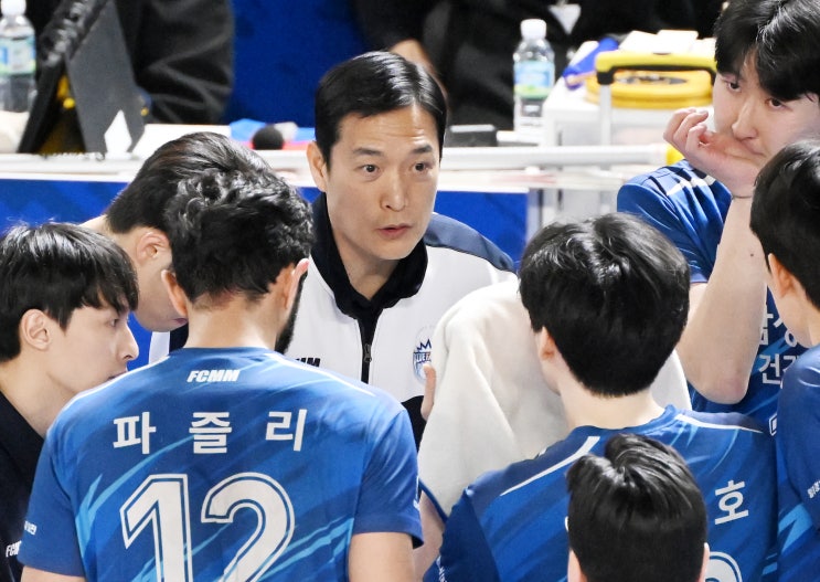 닥공 배구 <b>삼성화재</b>, <b>KB손보</b> 발목 노린다 [프레스룸]