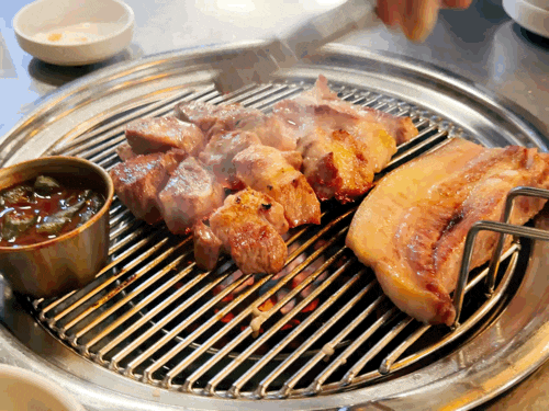  관양동맛집 제주돈사돈 인덕원점! 두툼한 돼지고기를 먹을 수 있는 곳!