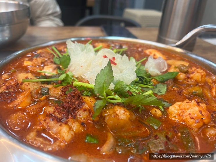  강남구청역 한식 맛집 진하고 매콤한 낙곱새 제대로 하는 곳 중앙실비