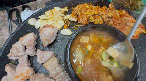 천안 두정동고깃집 꽃돼지 삼겹살 무한리필입니다! 기억하고 또 기억해주세요