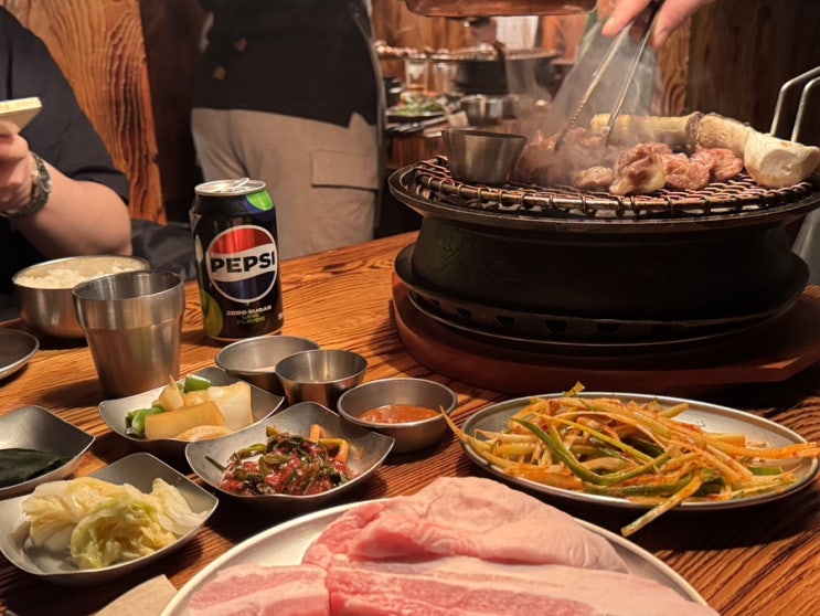  종각 맛집 고기집 회식 어두운 분위기 데이트 코스 고기꾼김춘배 종로점
