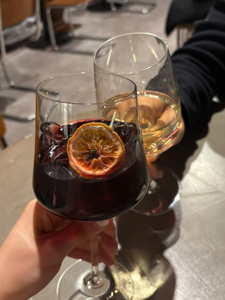  잠실새내 술집 가성비 좋은 와인바 콤마 데이트 분위기 좋아요