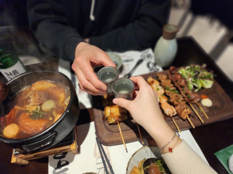  광교 갤러리아 근처 맛집 | 분위기 좋은 호수공원 이자카야 야키토리잔잔 광교점에서 숯불꼬치