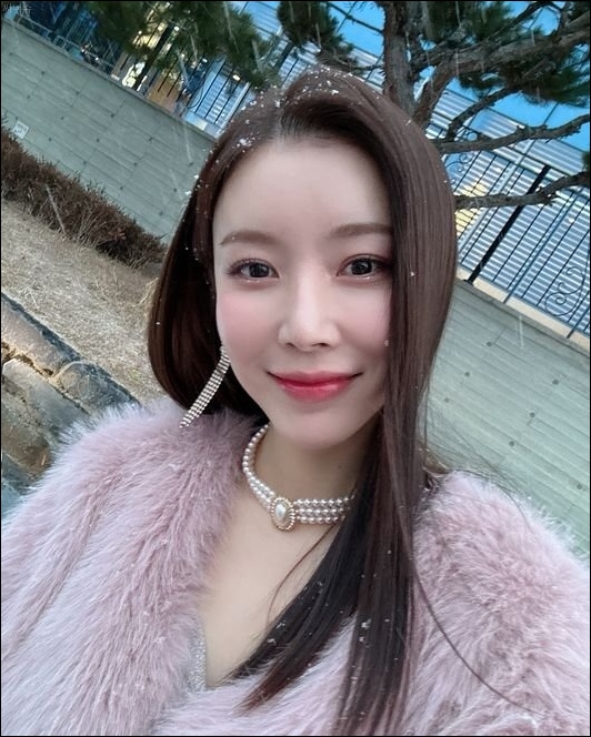 걸스데이 출신 <b>혜리 스폰</b> 제의 폭로 유명기업 대표 키워준다며... 