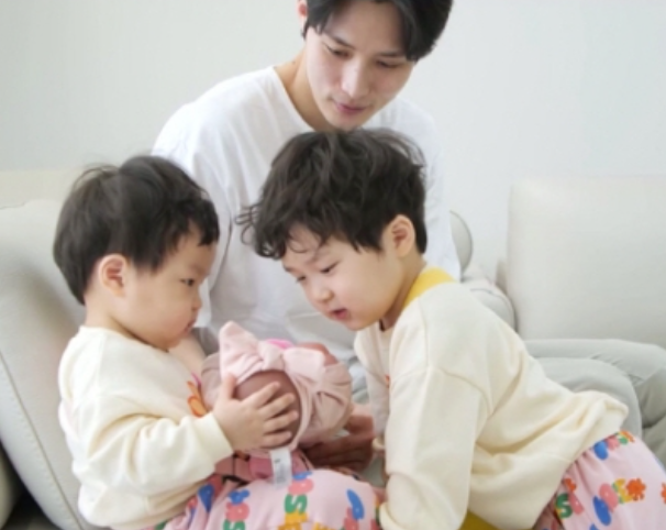 <b>김준호</b>, <b>셋째</b> 맞이! 은우-정우... 돌아왔다') <b>슈돌</b> 563회 예고