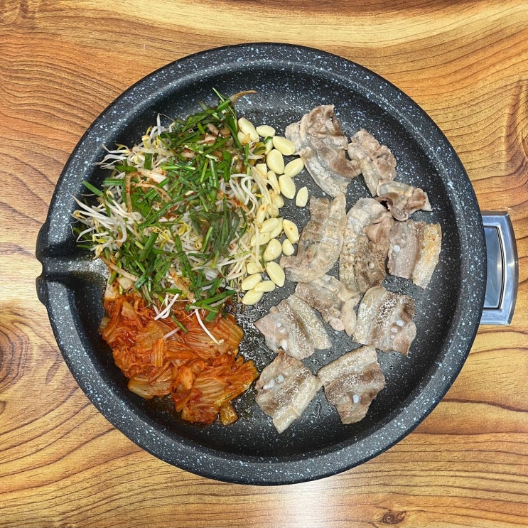 미친 가성비 삼겹살 향동 맛집 창영이부추냉삼 미친 가성비 삼겹살 향동 맛집 창영이부추냉삼
