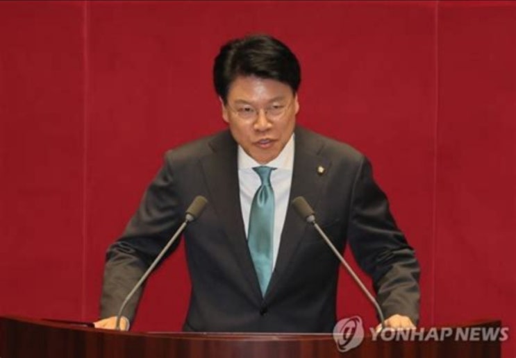<b>장제원</b> 전 의원, <b>성폭력 혐의</b> 경찰 <b>수사</b> 착수…본인은 강력 부인