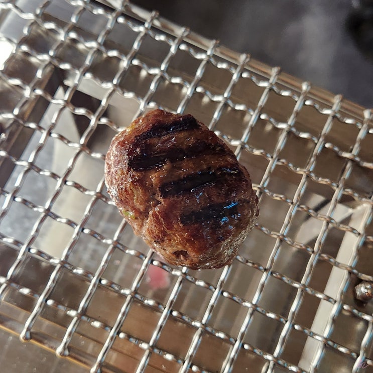 내돈내산 [홍대 연남] 나래함박 연남 - 솥밥에 지은 밥과 함박 스테이크 맛집