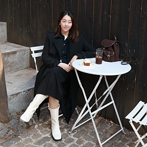 여성 박소현트렌치코트 비지트인뉴욕 visit in newyork으로 봄스타일링