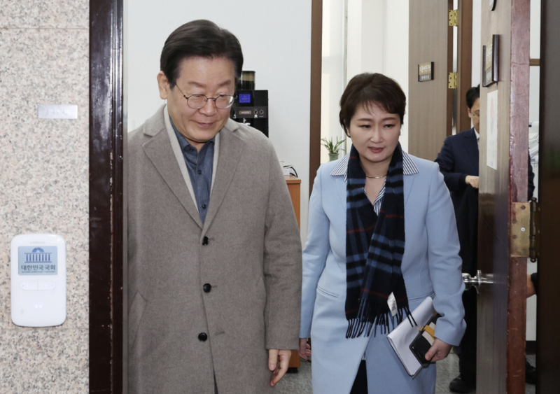 문재인 윤석열 비판하고, 국민의힘에서 민주당으로...프로 복당러 철새 '이언주' 프로필