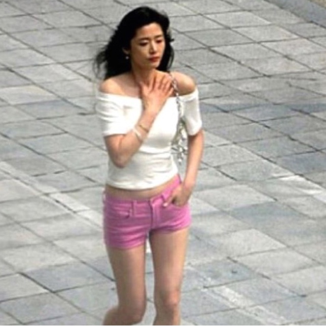 비율 실화냐...전설의 <b>전지현 실물</b> 체감짤.gif