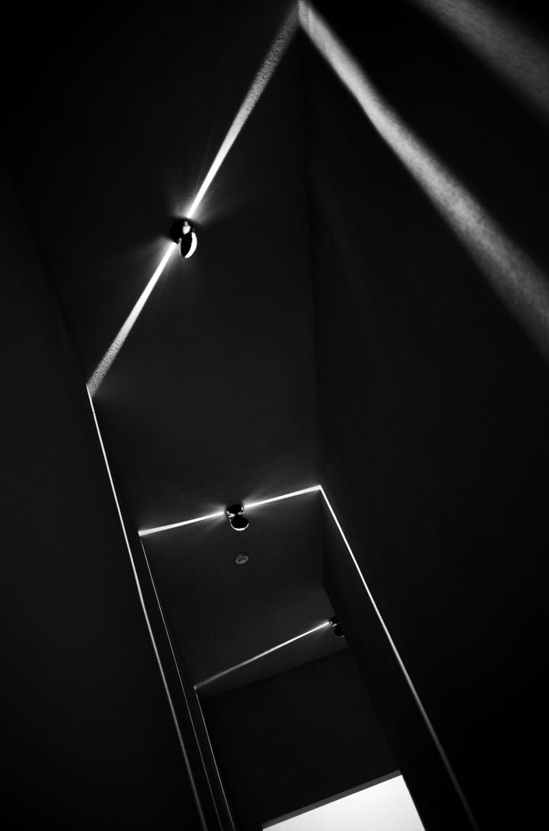 빛과 그림자의 향연, 흑백사진의 미학 (Leica MONO) : 라이카 M10R/SL2S/Q2