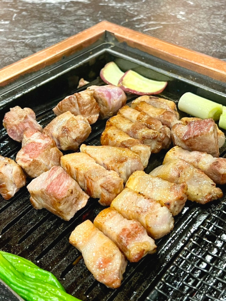  수원 인계동 삼겹살 맛집 : 직접 구워주는 마장동김씨 수원인계점