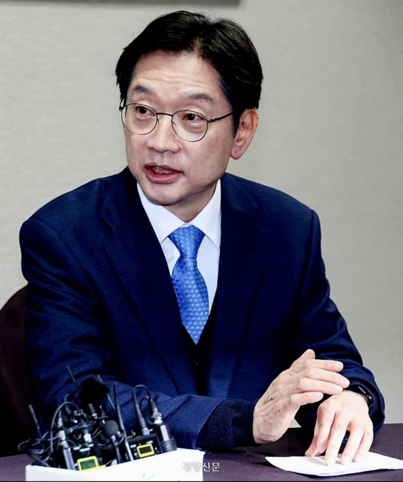 김경수 전 경남도지사가 2월13일 오후 국회에서 열린 이재명 더불어민주당 대표와의 회동에....