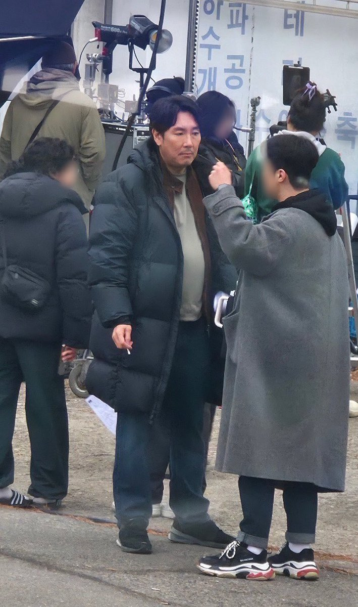 드라마 시그널2 촬영중 조진웅 이제훈 10년 전 그대로 드라마 시그널2 촬영중 조진웅 이제훈 10년 전 그대로