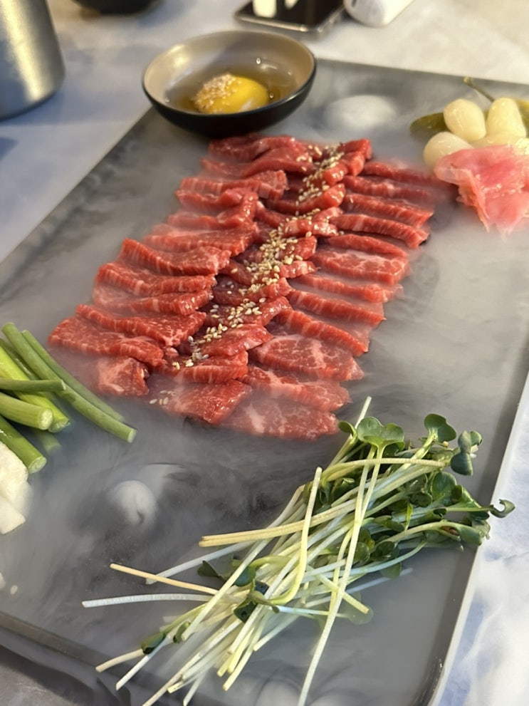  [안산/중앙역] 다이키흰고래_분위기 좋은 안산 맛집! 육회비빔밥에 육사시미 올려 먹기