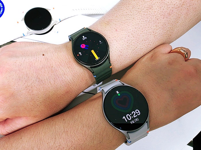  갤럭시 워치7 남자 40mm 여자 44mm 착용 샷 사이즈