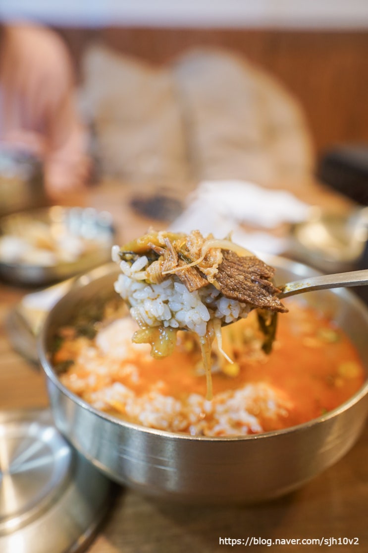  신촌 24시간 국밥 맛집 단체 수용 100명 바로 구워주는 육전 해장이 필요할 때 육전국밥 신촌점