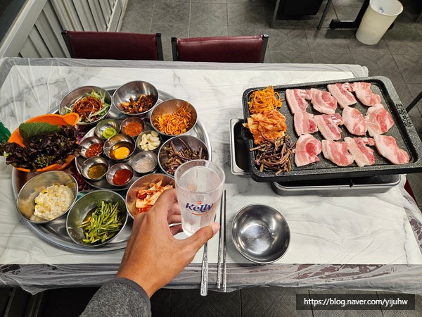  매탄동 맛집 태장식당 레트로감성 국내산 생삼겹살