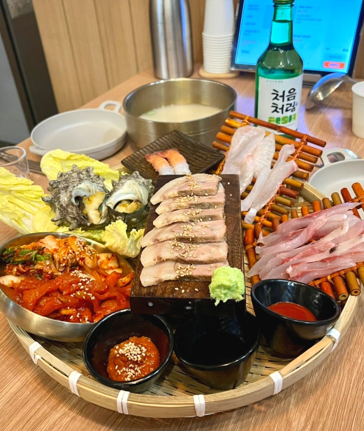  수원 광교 술집 추천 : 점심 식사부터 술 한잔 저녁까지 모두 가능한 제주살이