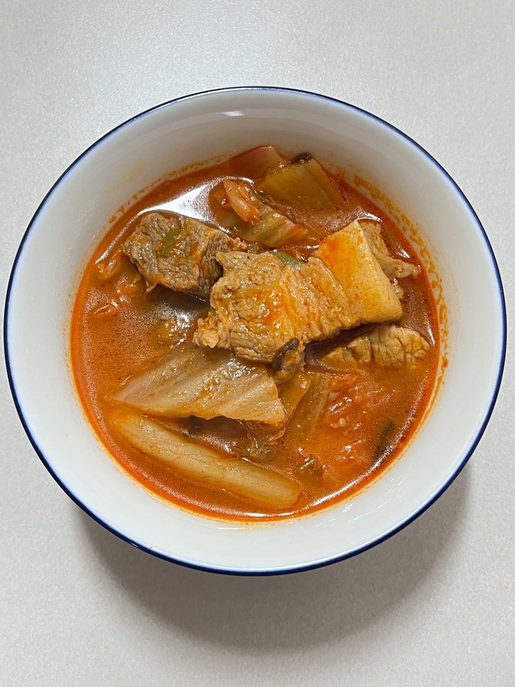  맛있는 한끼 쉽고 빠른 돼지고기 김치찌개 레시피