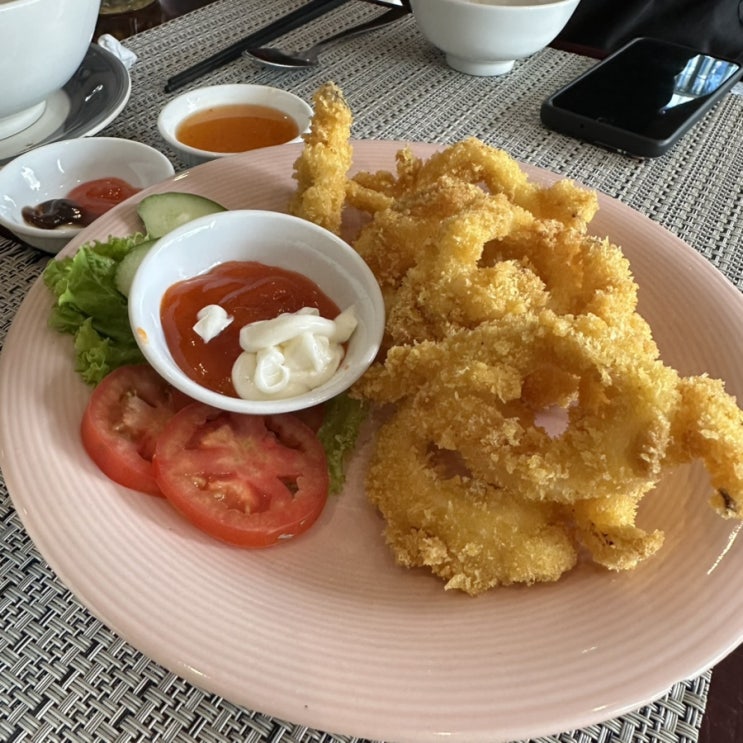  나트랑 시내 맛집 쌀국수 오징어링튀김 추천