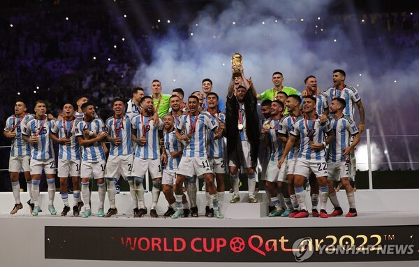 축구] FIFA, 2030 <b>월드컵</b> 참가국 64개로 <b>확대</b> 검토... 