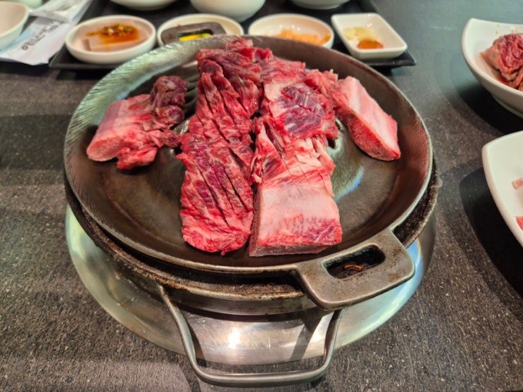 60년 역사의 부산 랜드마크 고깃집 <해운대 암소갈비집>...양념갈비에 감자사리까지 60년 역사의 부산 랜드마크 고깃집 <해운대 암소갈비집>...양념갈비에 감자사리까지