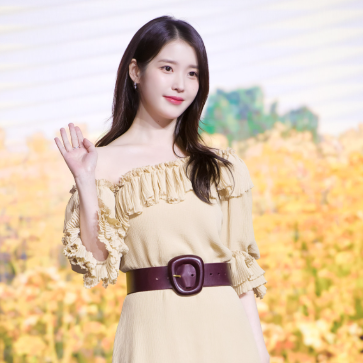  아이유 폭싹속았수다 발표회 생로랑 패션 어떤거?