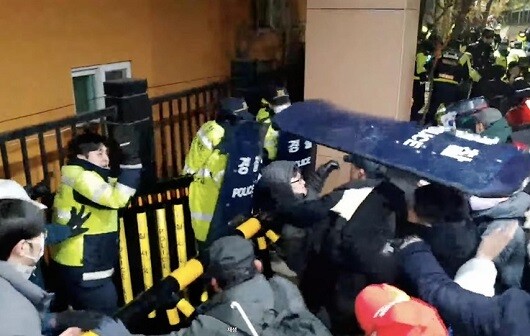 [단독] “훈련이 부족해” <b>갑호비상</b> 경찰, <b>탄핵</b>선고 앞두고... 