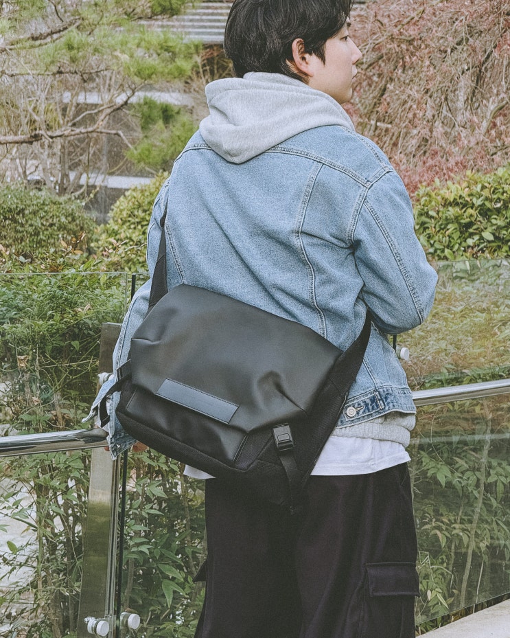  대학생 봄 코디 가방 트렌드? 마테마틱 남자 메신저백 추천!