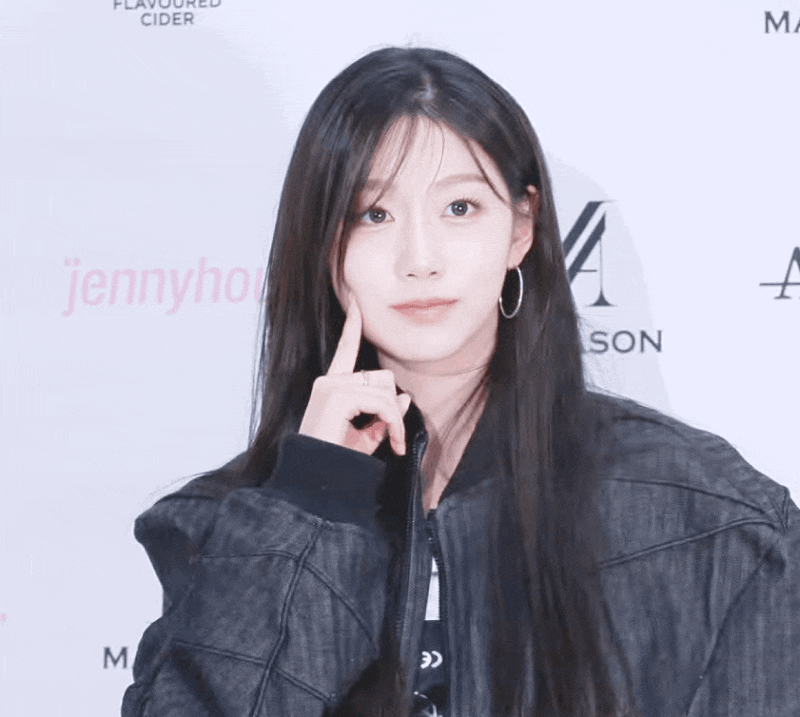 [러블리즈 사진/움짤] 2025 F/W 서울패션위크 : 지애/지수/수정/예인