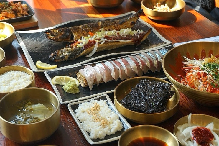  청주공항 근처 맛집 신라고등어 : 생선구이와 고등어회 세트 정식