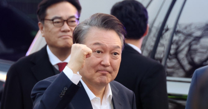  특수본 반발했지만 검찰 '항고포기'로 尹 결국 석방