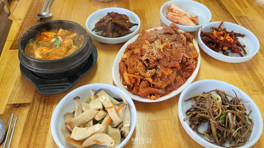 흰돌산식당 사진 5