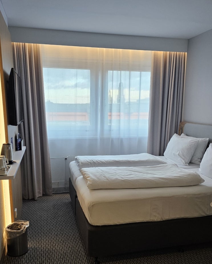  숙소) 독일 드레스덴 - 홀리데이 인 드레스덴 (Holiday Inn Express Dresden Zentrum) / 드레스덴 중앙역 호텔