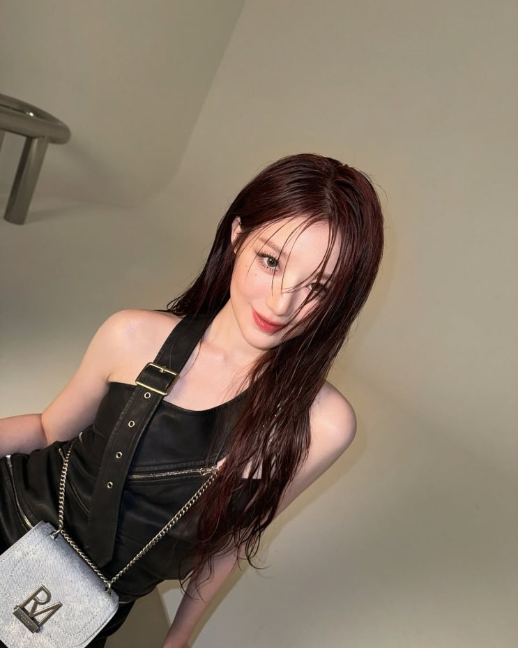  아이들 슈화처럼! 중저가 가성비 일타 가방 브랜드 로빈메이로 20대 여자 대학생 미니 크로스백 준비 완료!