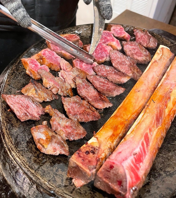  광안리고기집 고짚 짚불 우대갈비와 통삼겹살의 하모니