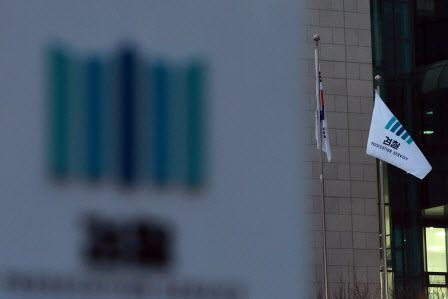野 "檢, 尹 석방지휘 안돼…누굴 위해 즉시항고 망설이나"