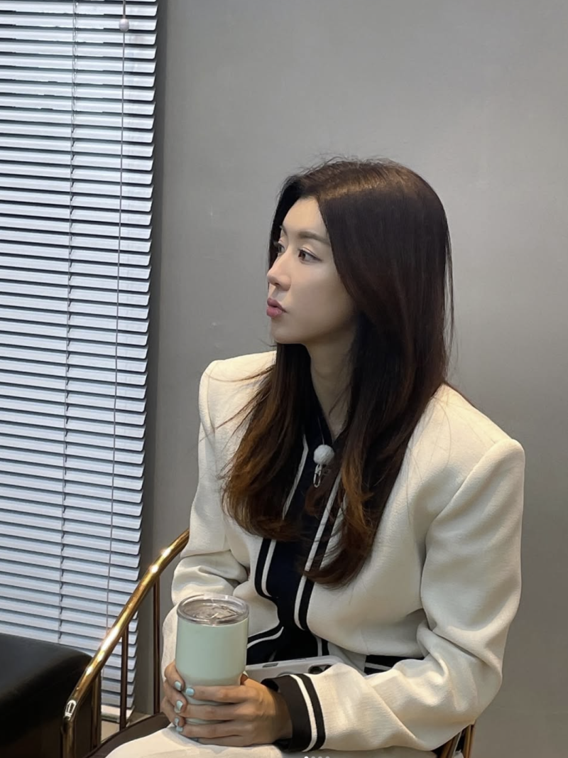 ✨박한별, 청순 화이트 패션으로 근황 공개... "인스타 사진 안올린다고 혼난 날" 복귀 소식과....