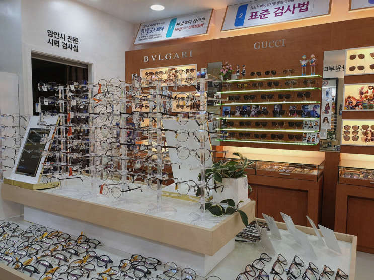  K비젼안경 광양읍점에서 얇고 가벼운 안경테로 변화시켜보세요!