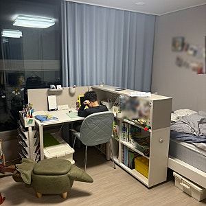 리빙) 아이방꾸미기 / 일룸 멘디 책상 멘디 침대