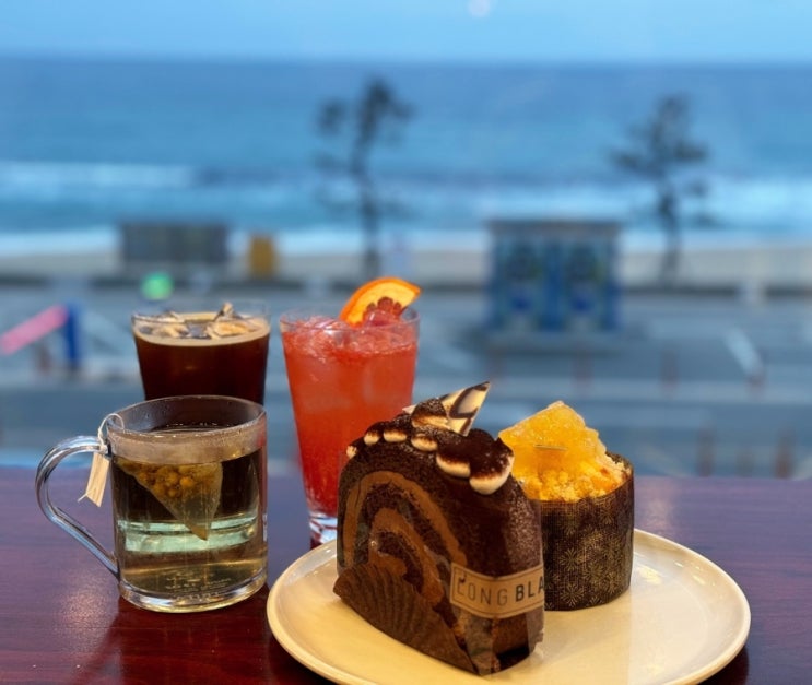  롱블랙  _ 강릉 강문해변 근처 오션뷰 대형 베이커리 카페