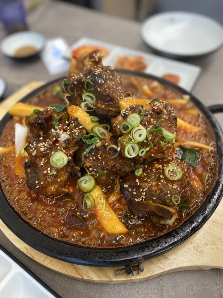  군산 맛나감자탕 스트레스 받을 때는 화끈한 불뼈구이 혼밥하기 좋은 군산조촌동맛집 군산롯데몰저녁