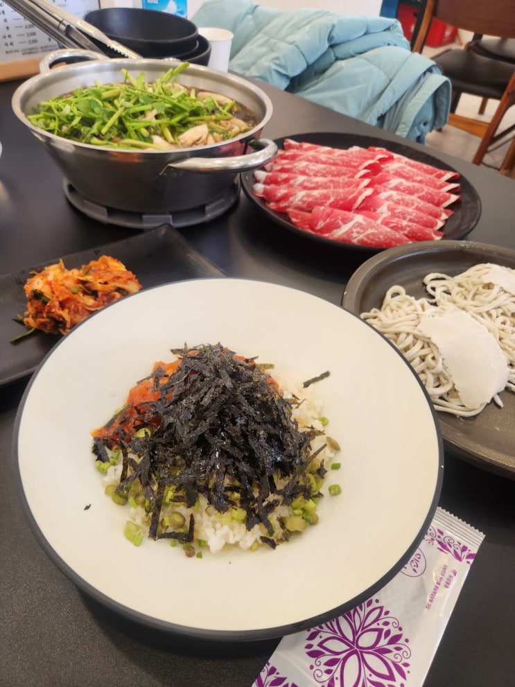  [경기/고기리] 윤우재 샤브칼국수 고기동점 |푸짐한 샤브샤브칼국수와 볶음밥까지 한번에 즐길 수 있는 동천동맛집!